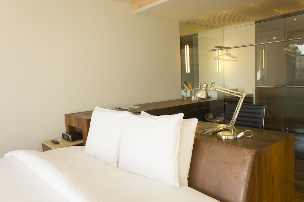 Studio, Suite, King Bed, Corner