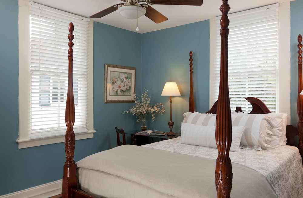 Azalea Inn and Villas 30/71