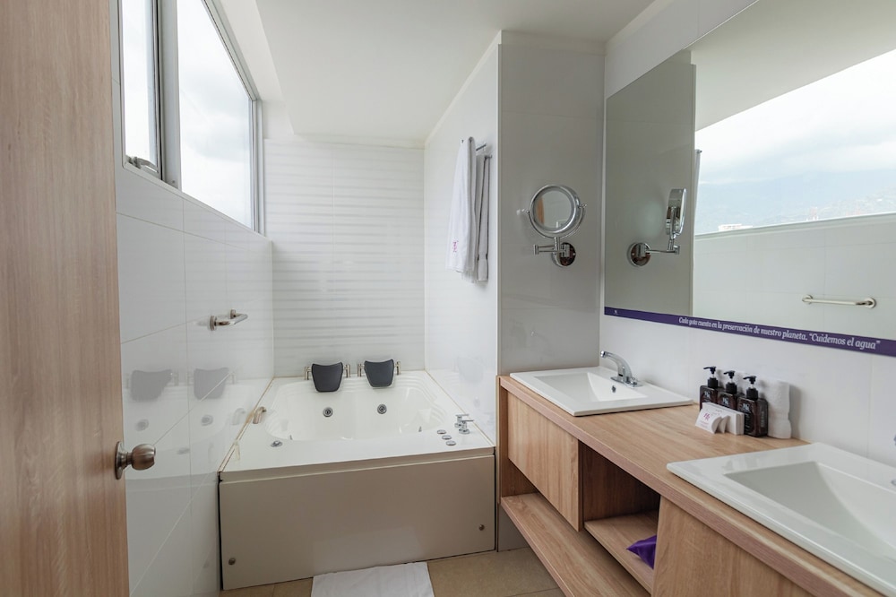 Hotel Roseliere Bucaramanga 50/50