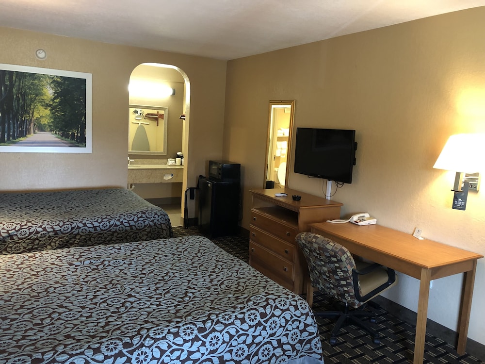 Days Inn By Wyndham Columbus 41/54