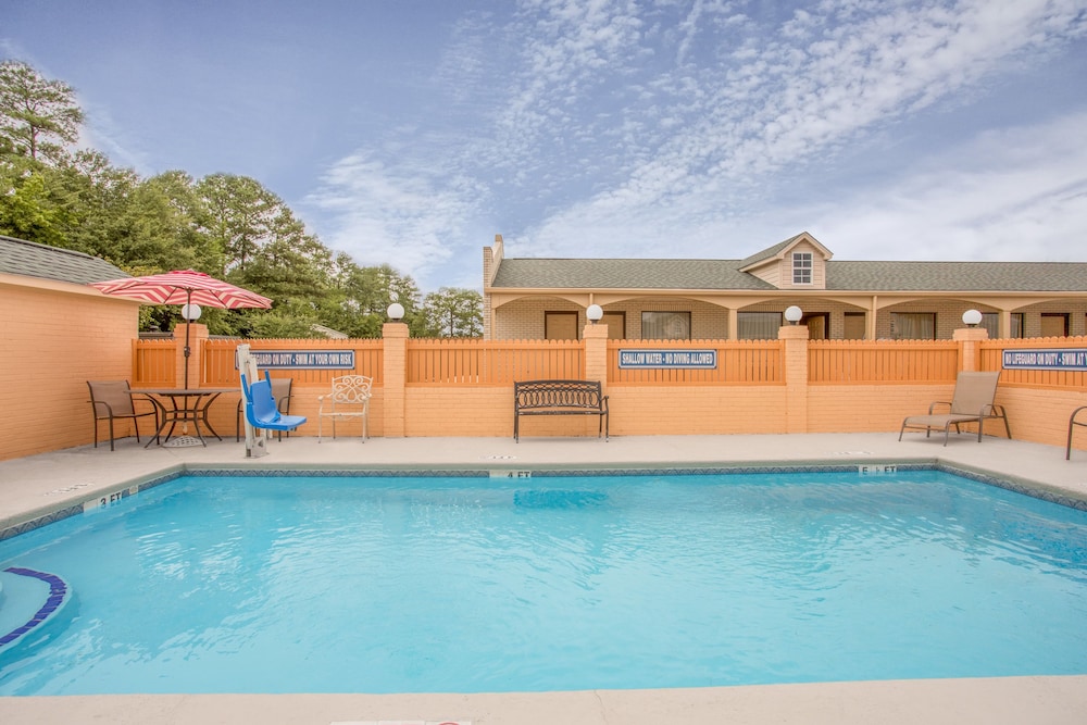 Super 8 By Wyndham Sumter 1/15