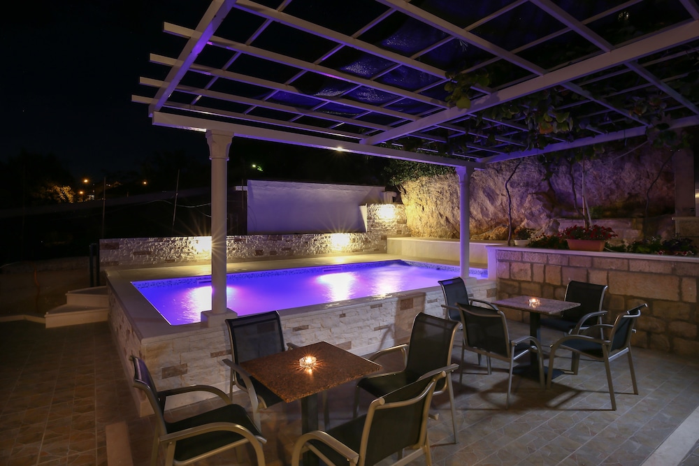 Guest House Kusalo 52/67