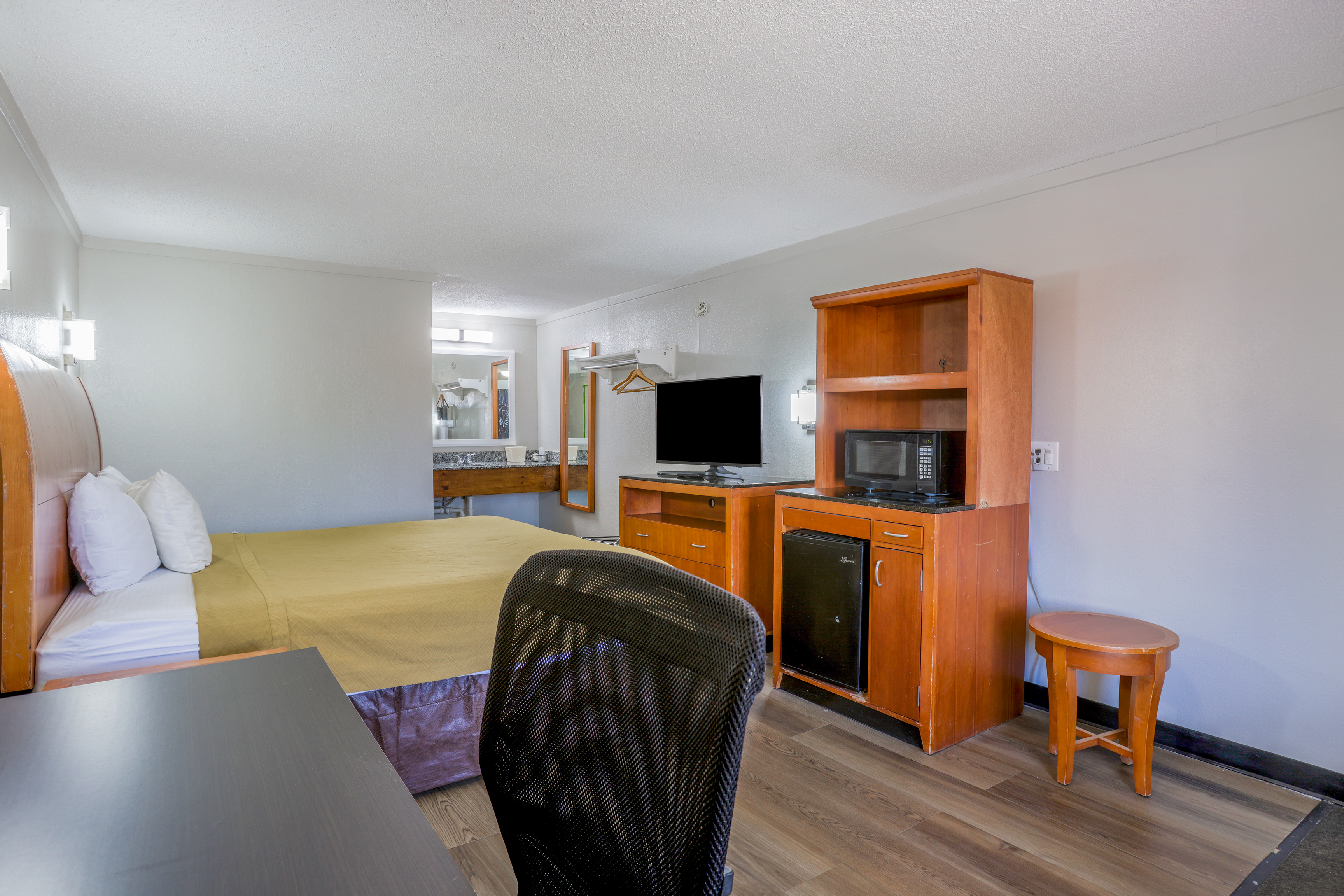غرفة بسرير كينج لغير المدخنين، Cozy Garden Inn By OYO Hwy 40 Richmond 5/8