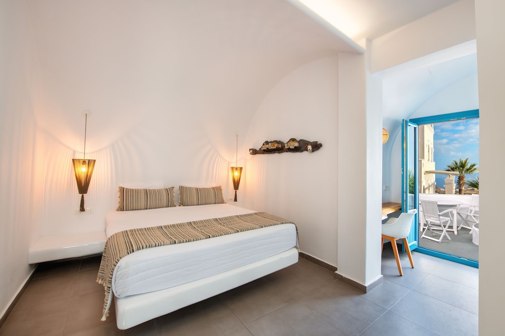 CAVE, 2 BEDROOMS, SUITE, HOT TUB