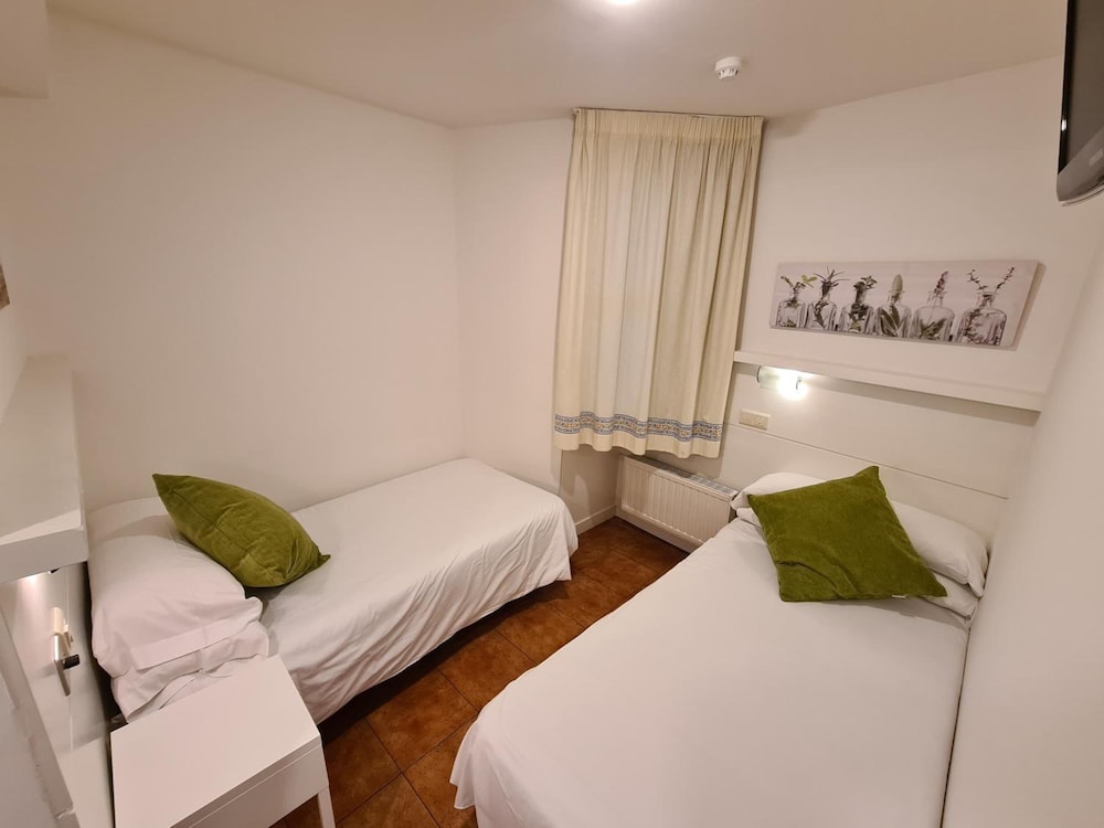 El Hotel Jacobeo 24/60
