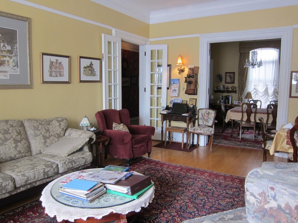 Auberge Mcgees Inn 44/75