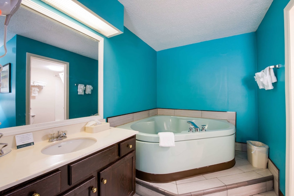 Quality Inn and Suites Rockingham 10/28