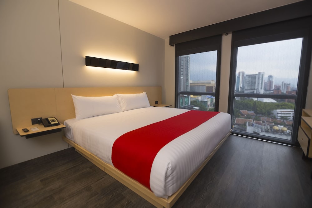 City Express Plus by Marriott Medellin Colombia 14/42