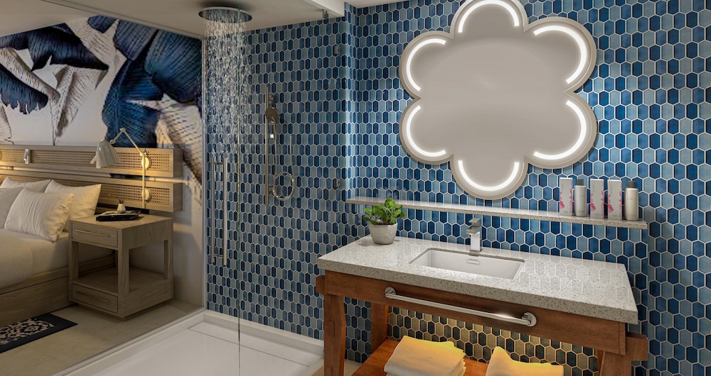 Sunchi, Swim Up, Junior Suite, King Bed, Patio, Bathtub, Club Floor، Sandals Royal Curacao - Adults Only 2/3