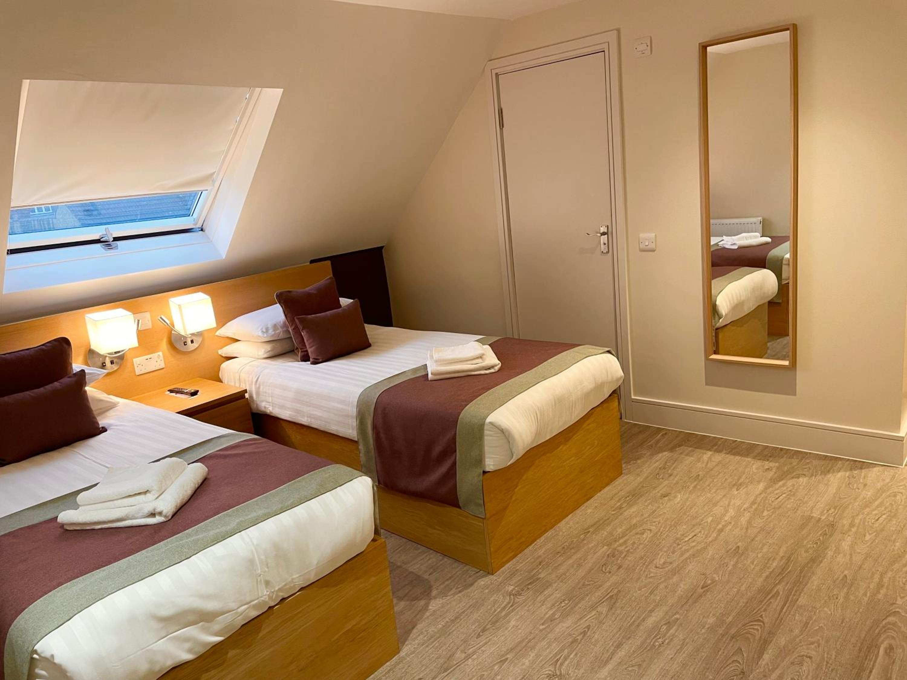 Holtwhites Hotel 21/57