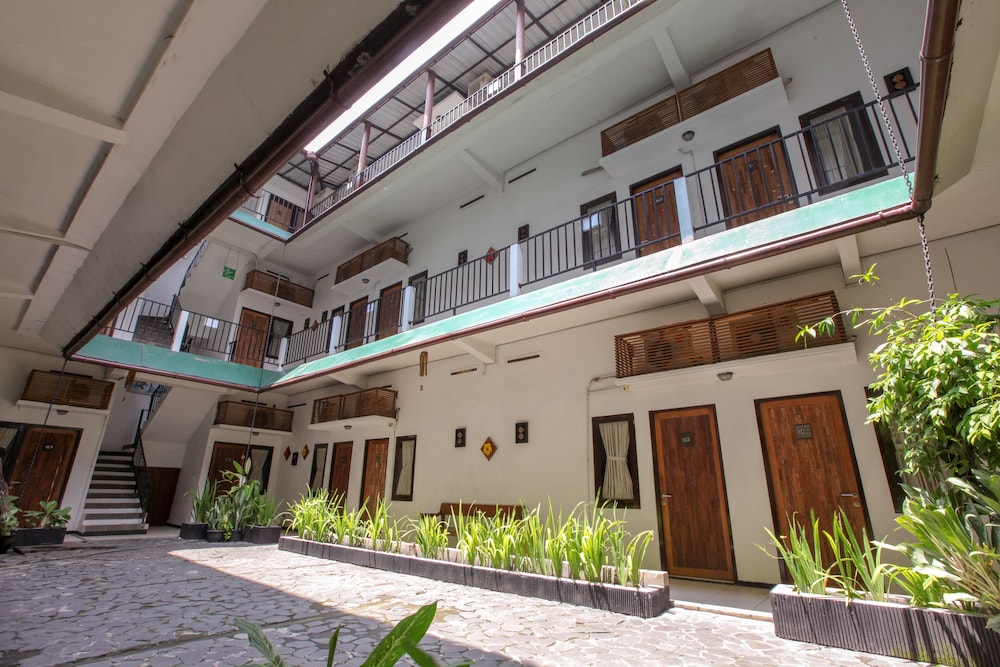 Mawar Asri Hotel 1/43