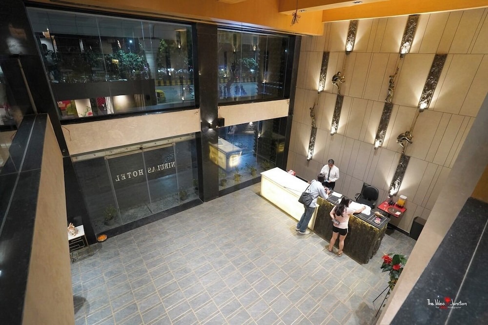 Nirulas Hotel 10/50