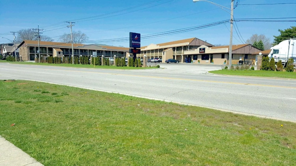 American Inn & Suites 25/28