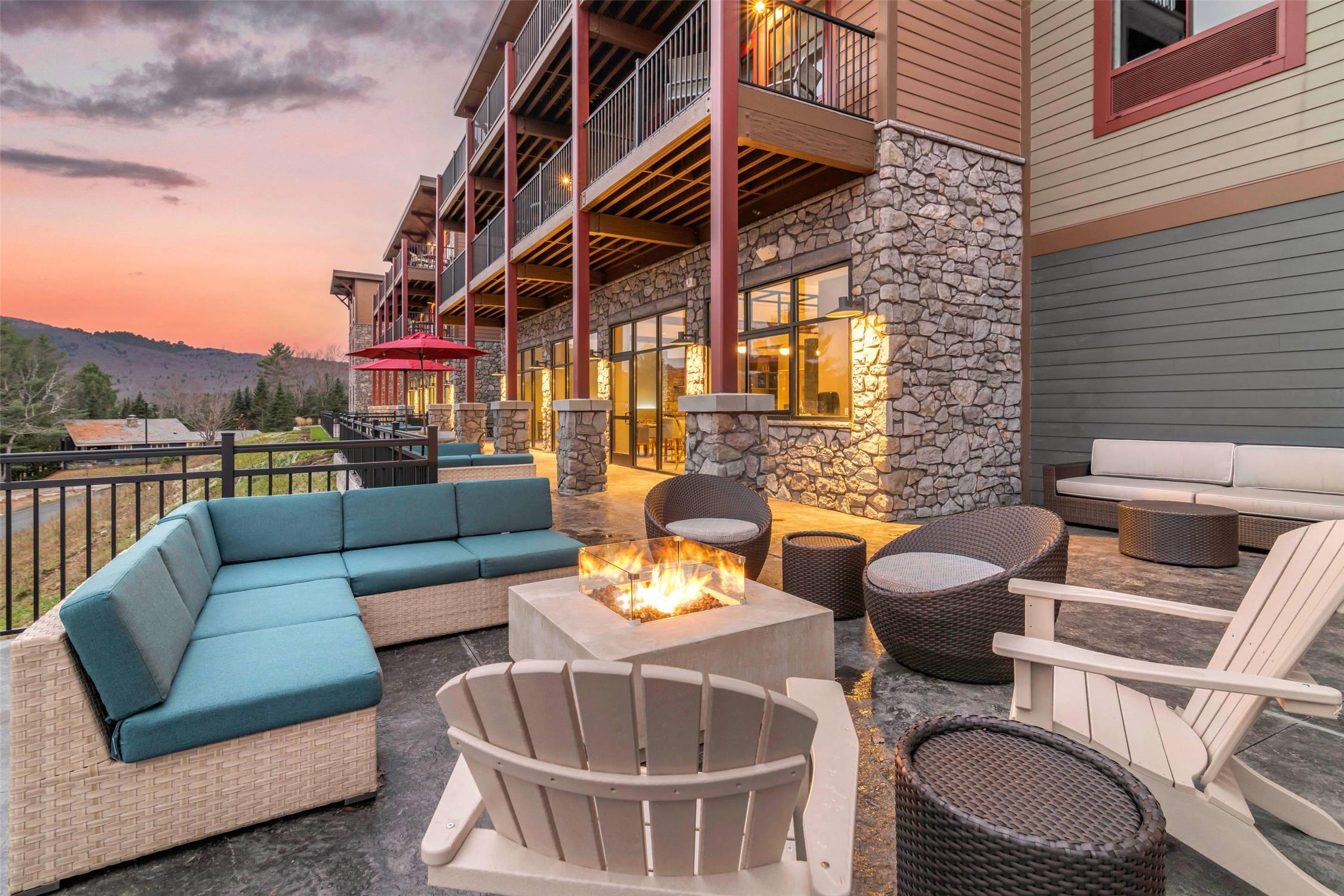 Cambria Hotel Lake Placid - Lakeside Resort 20/26