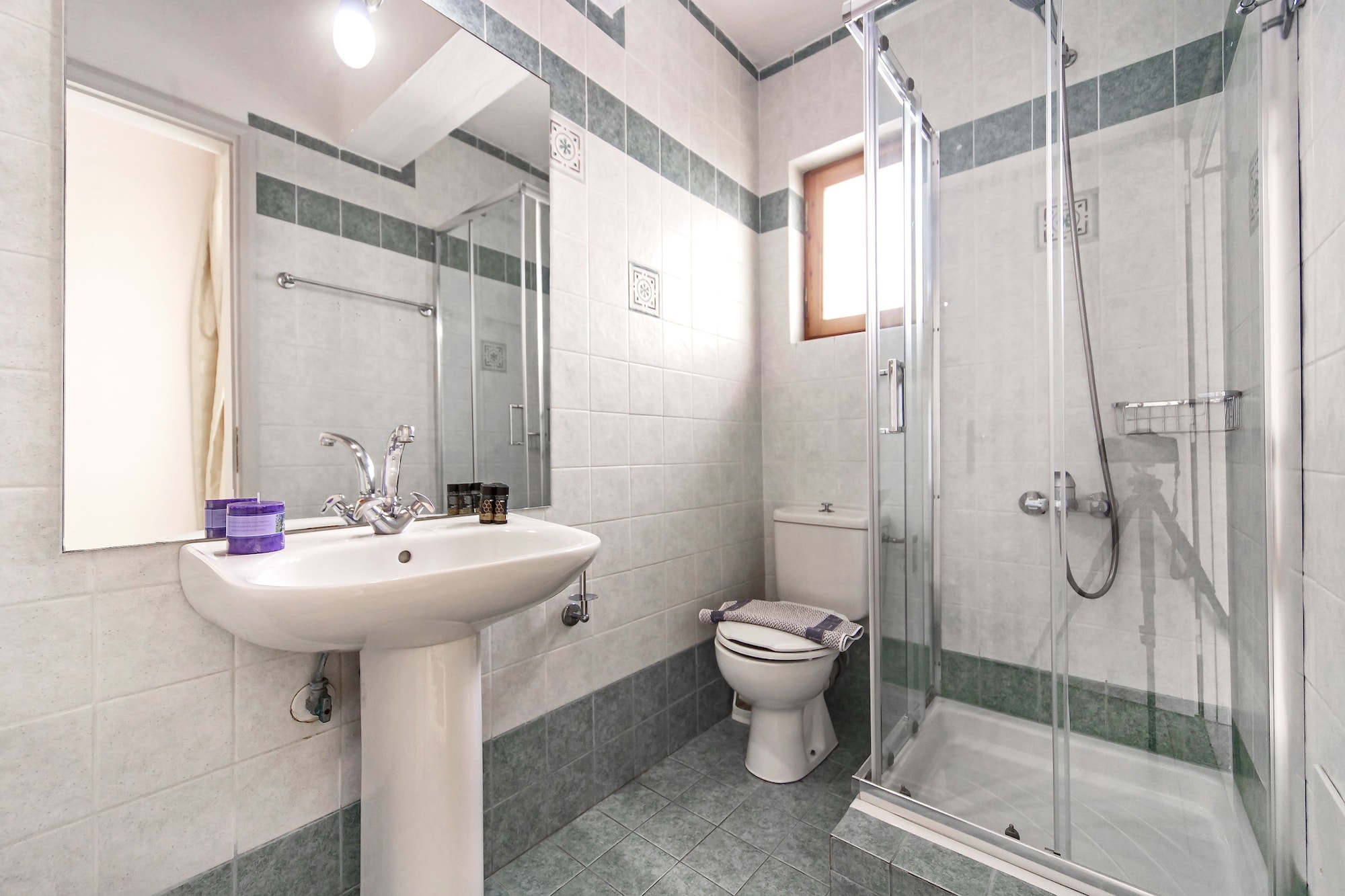 ECONOMY, DOUBLE BED, BALCONY