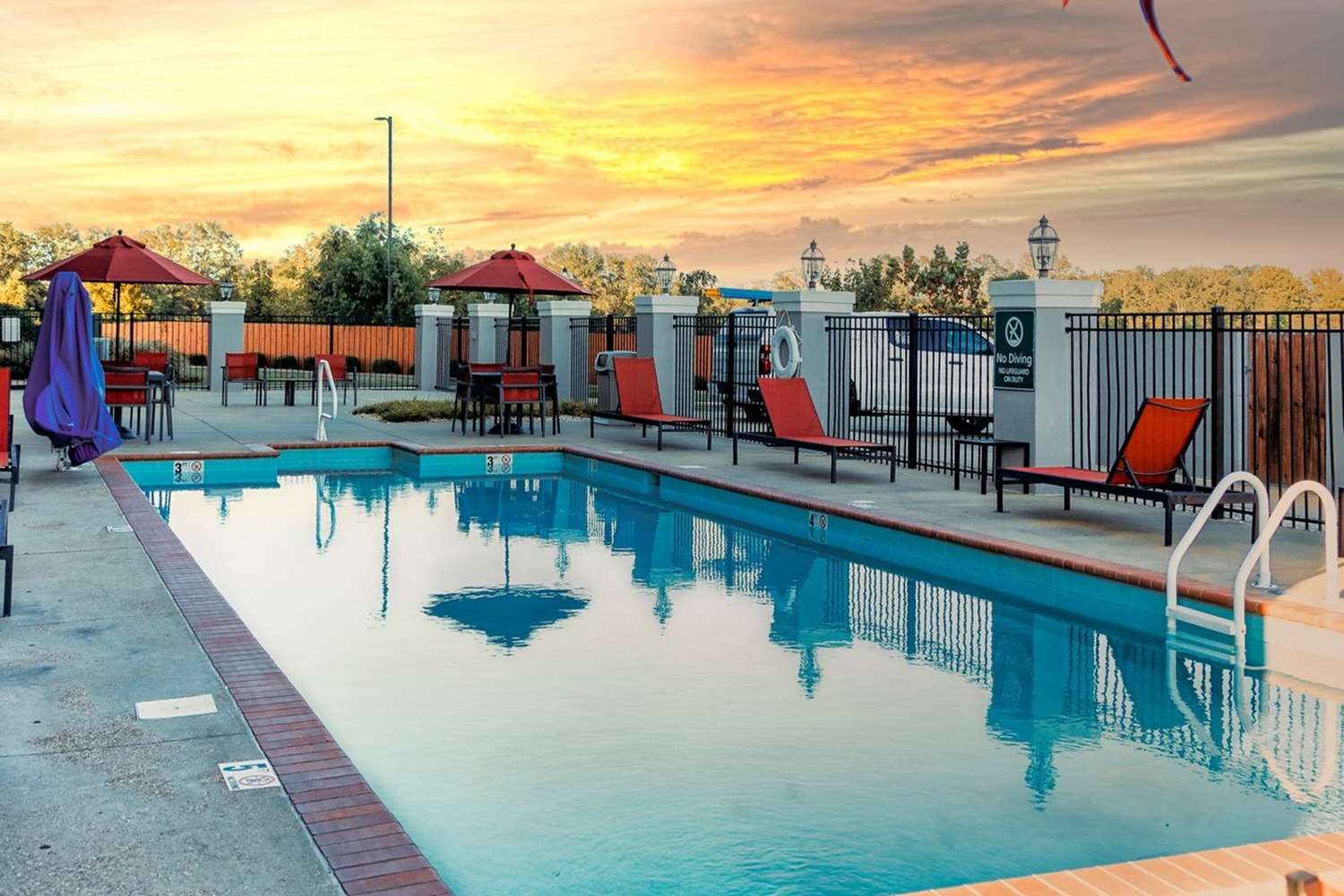 La Quinta Inn & Suites by Wyndham Starkville at MSU 53/53