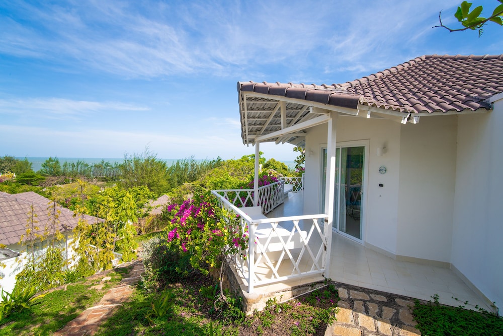 Fleur de Lys Resort & Spa Long Hai 8/94