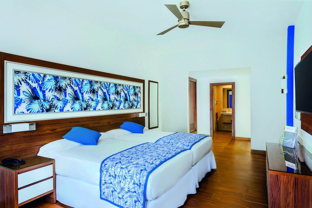 Hotel RIU Santa Fe 26/81