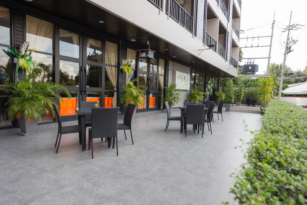 Golden Tulip Essential Pattaya 62/65