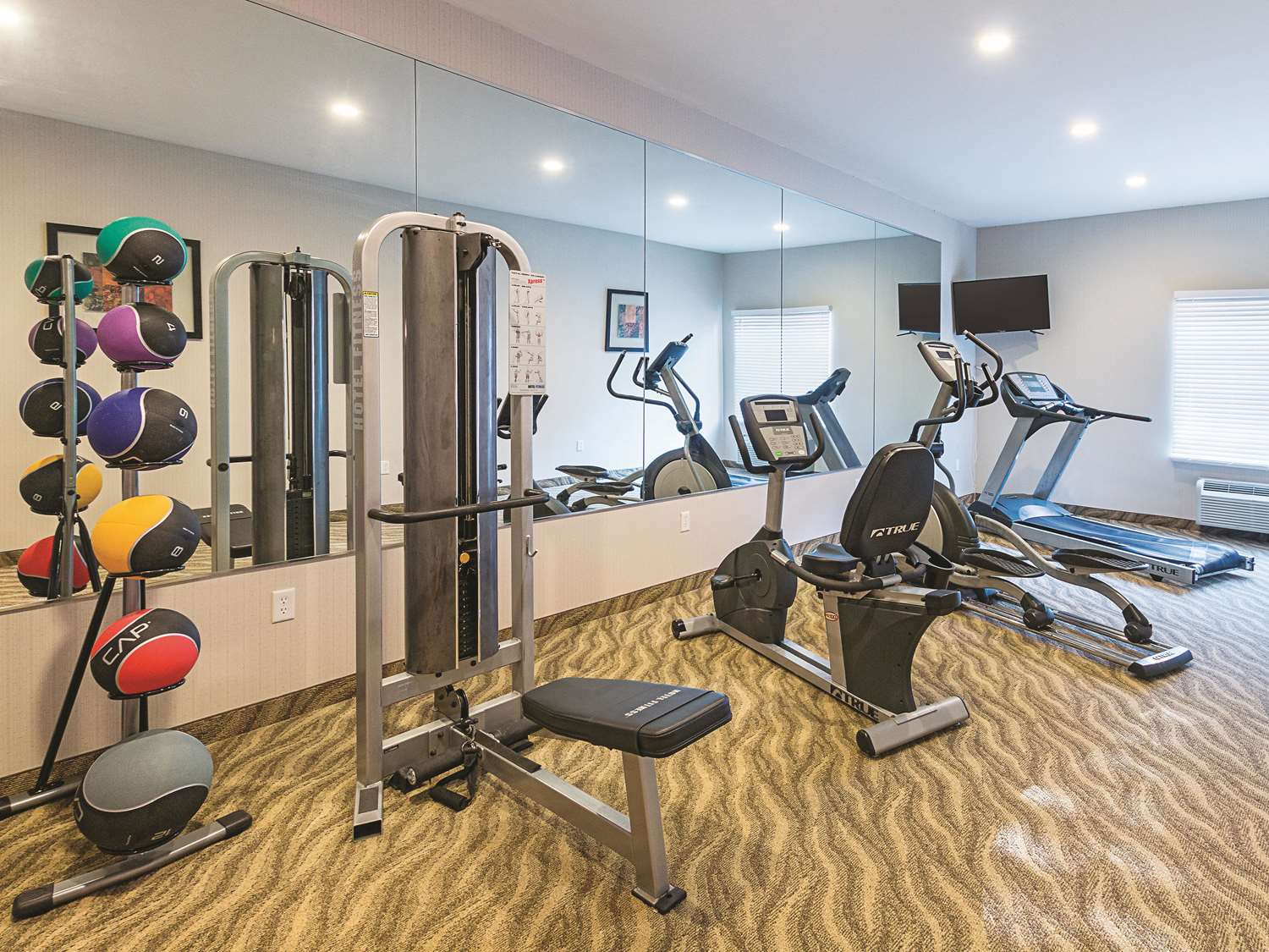 La Quinta Inn Suites Glen Rose 30/55