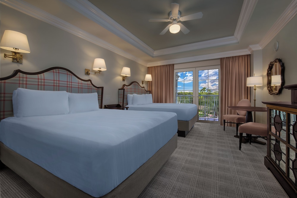 The Villas at Disneys Grand Floridian Resort and Spa 13/45