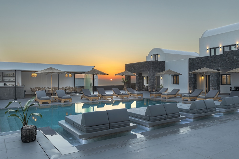Onyx Hotel & Suites 54/60
