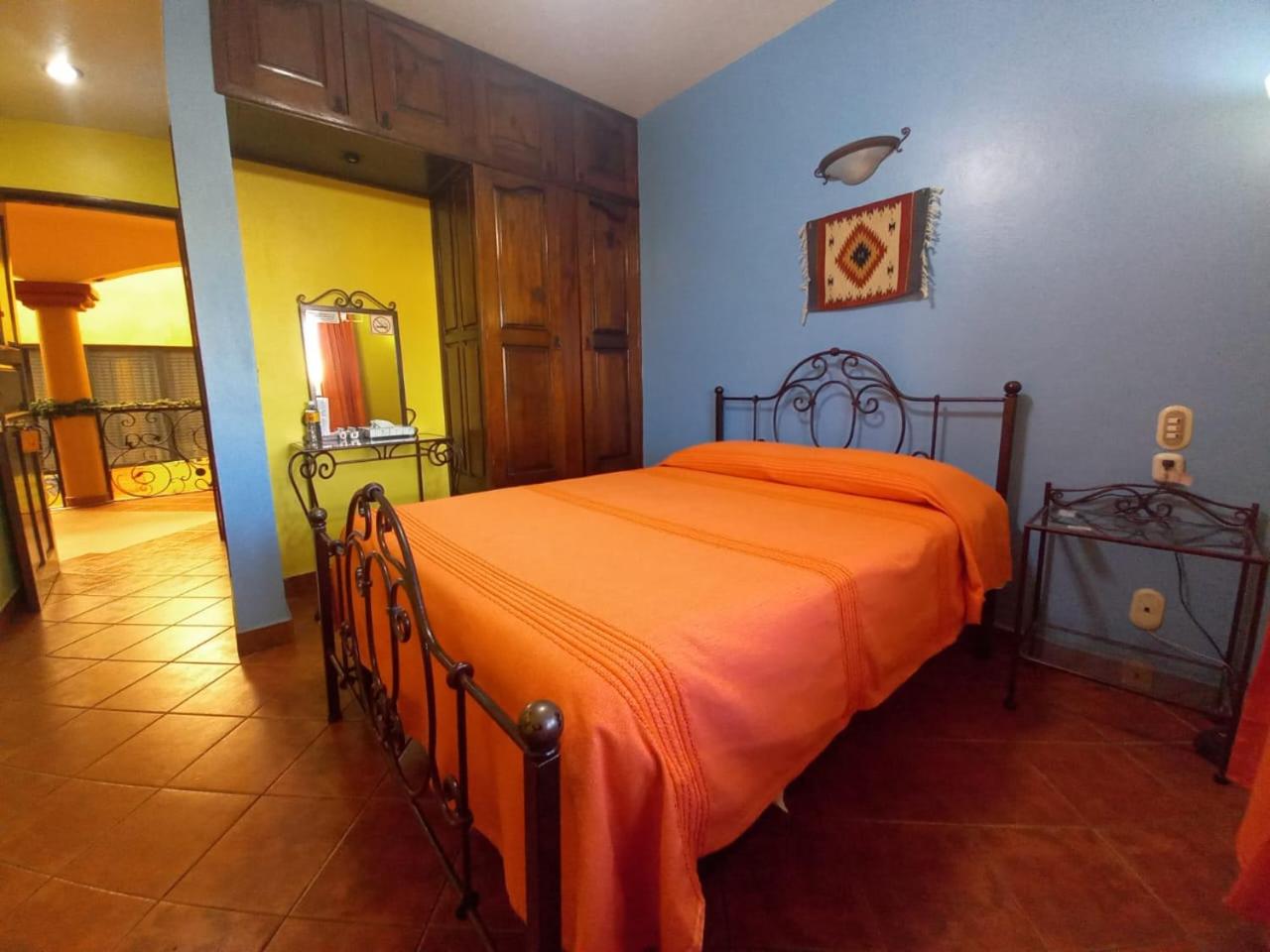 Hotel Posada Dona Alicia 23/50