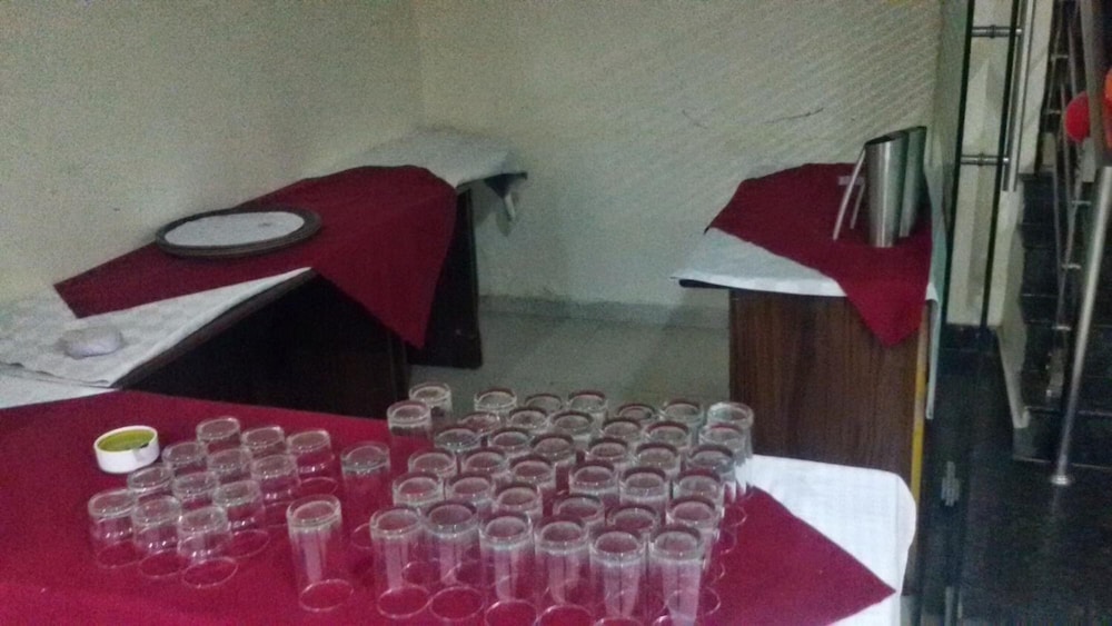 Karon Hotel Lajpat Nagar 28/60