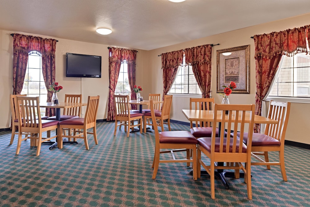 Quality Inn & Suites New Boston - Texarkana West 44/61