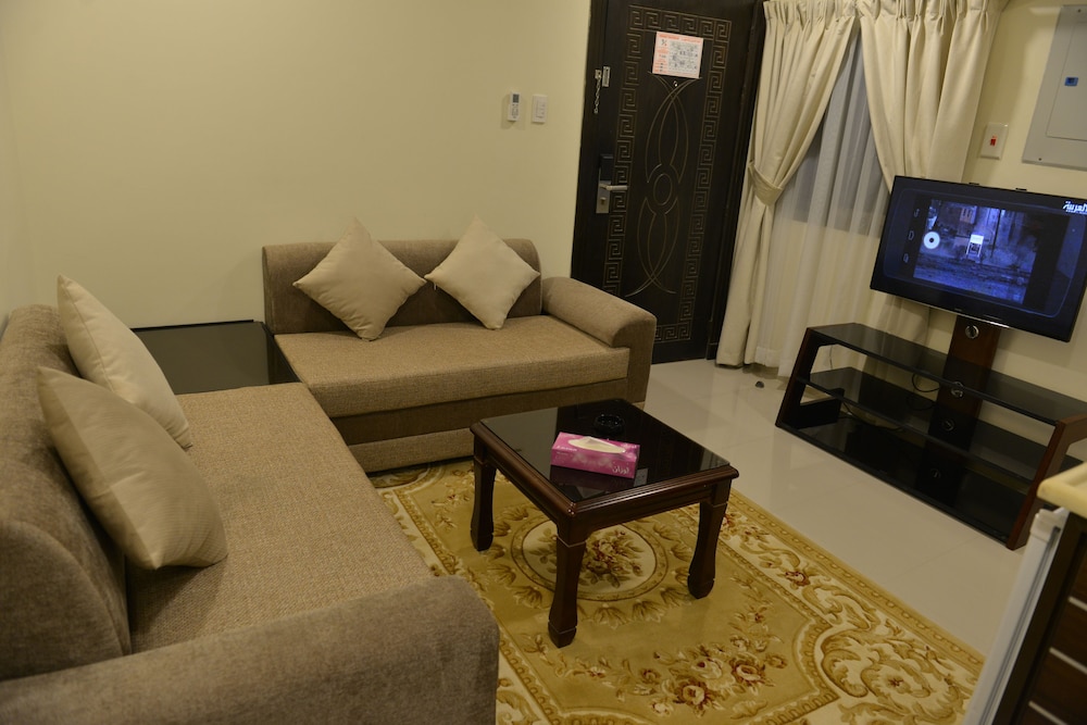 البرج الأول للشقق الفندقية(The First Tower Hotel Apartment) 21/29