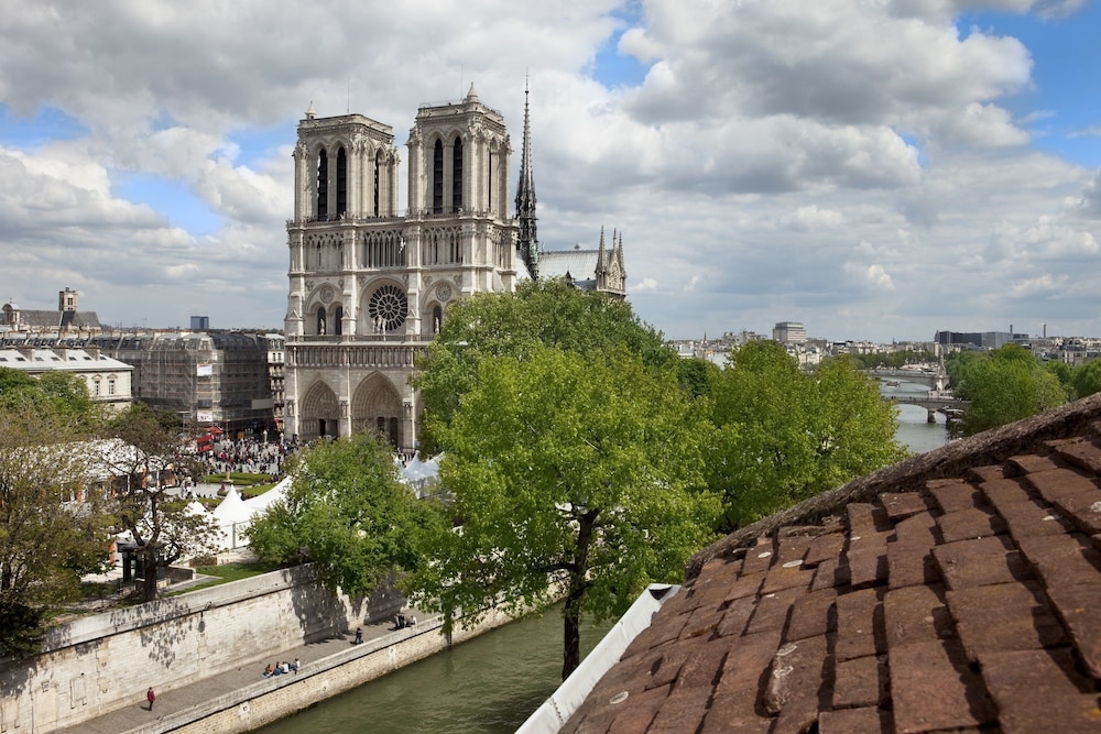 Hotel Le Notre Dame Saint Michel 60/63