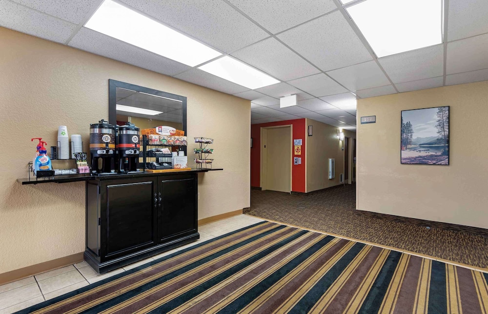 Studio 6 Extended Stay Rochester Greece NY 8/57
