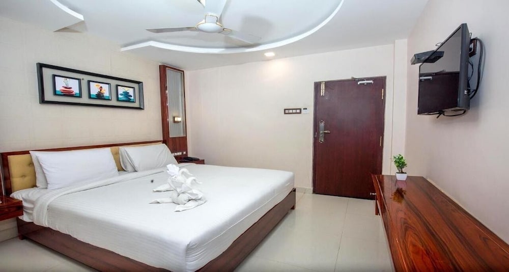 Oyo 14759 Hotel President 12/55
