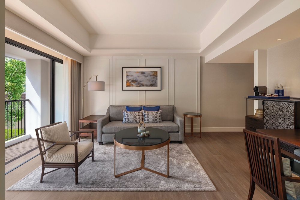 Kahavadi Chiang Rai, Curio Collection by Hilton 37/50