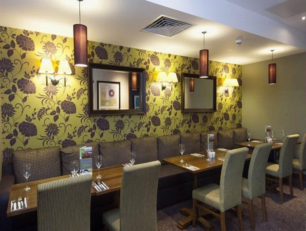 Premier Inn London Stansted Airport 30/52