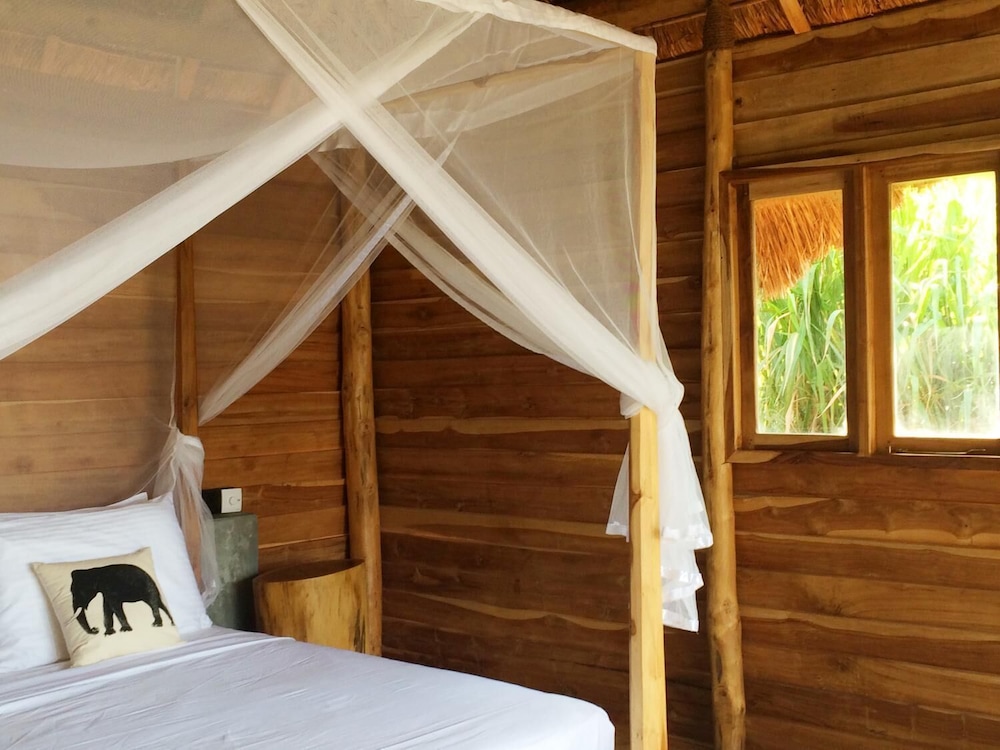 Wild Glamping Gal Oya 12/50