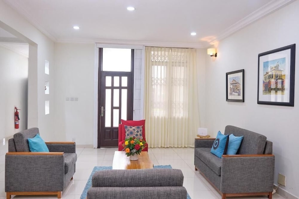 The Highbridge Guest Lodge 29/39