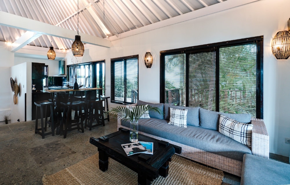 Batu Karang Lembongan Resort and Spa 60/85