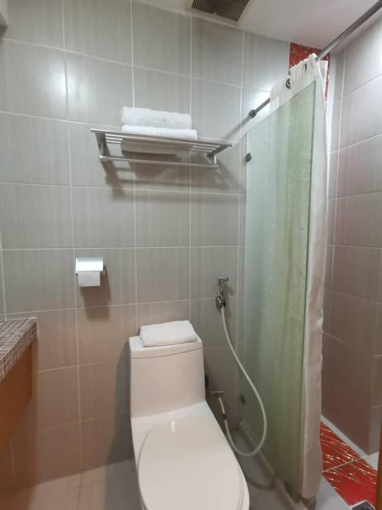 2 Inn 1 Boutique Hotel &amp; Spa 34/38