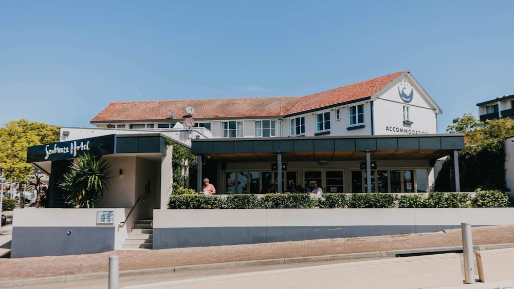 Seabreeze Hotel 3/36