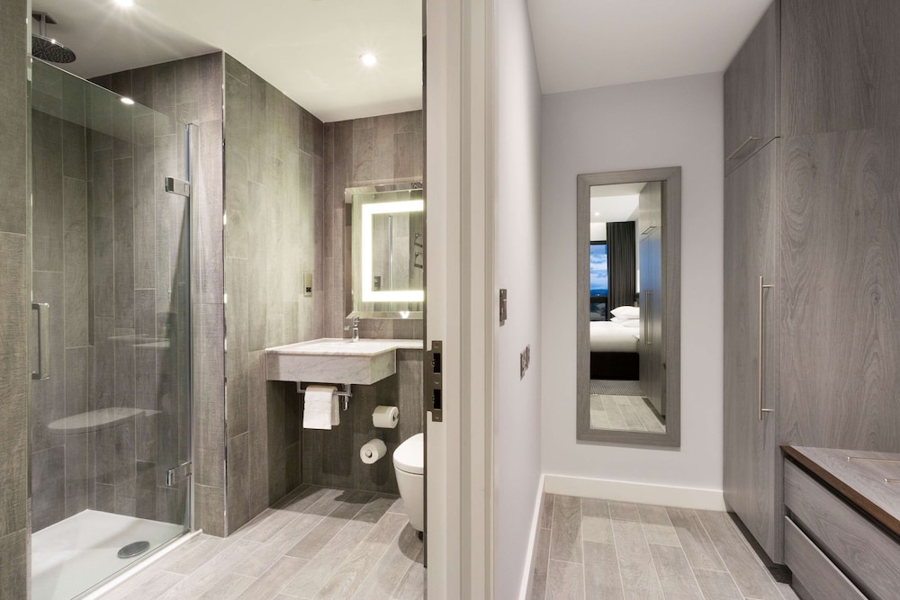Doubletree By Hilton Edinburgh Queensferry Crossing 8/60