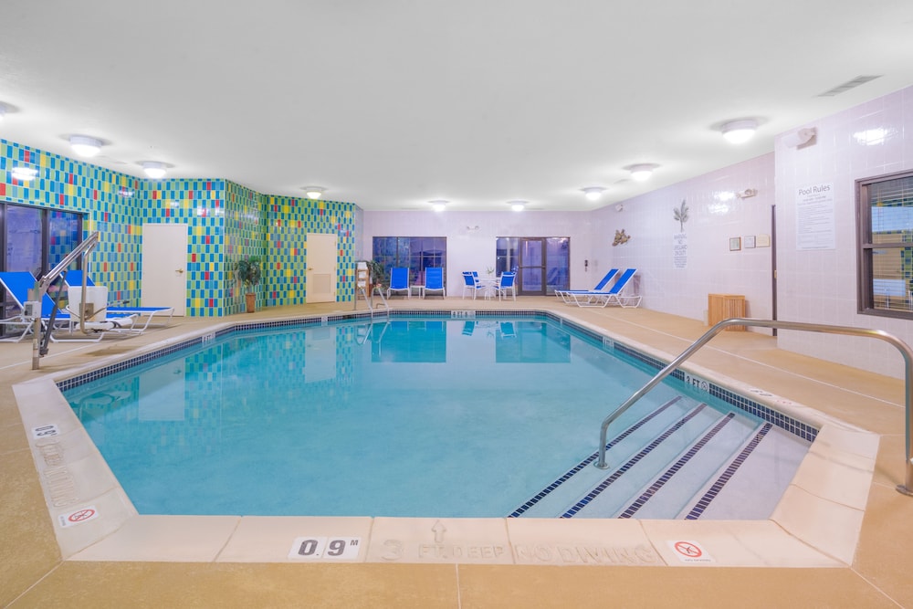 Holiday Inn Express Hotel Suites Easton 35/63