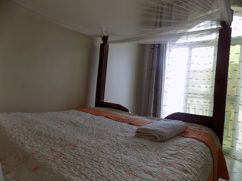Relief Motel 8/25