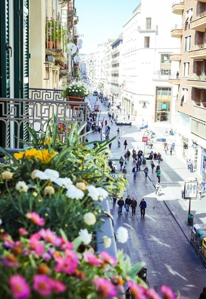 Hotel Napoli Mia 62/65