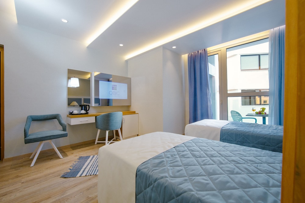 DELUXE, TWIN BEDS, BALCONY