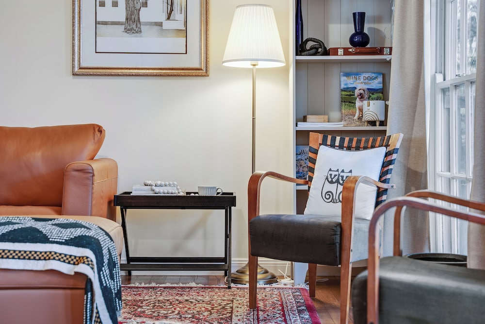 WHISPERING PINES BOUTIQUE ACCOMMODATION 40/50