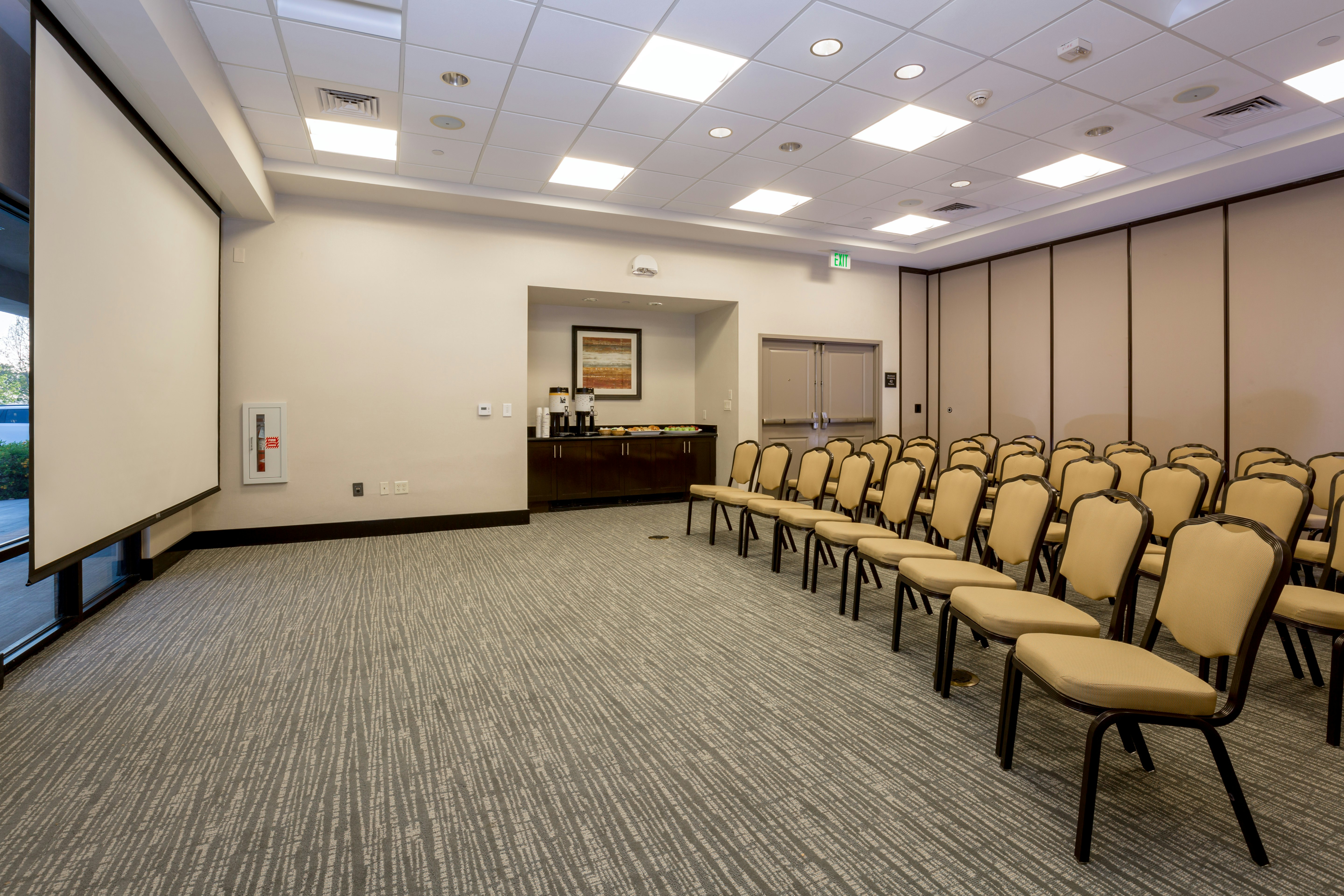Hampton Inn and Suites San Diego-Poway 13/15