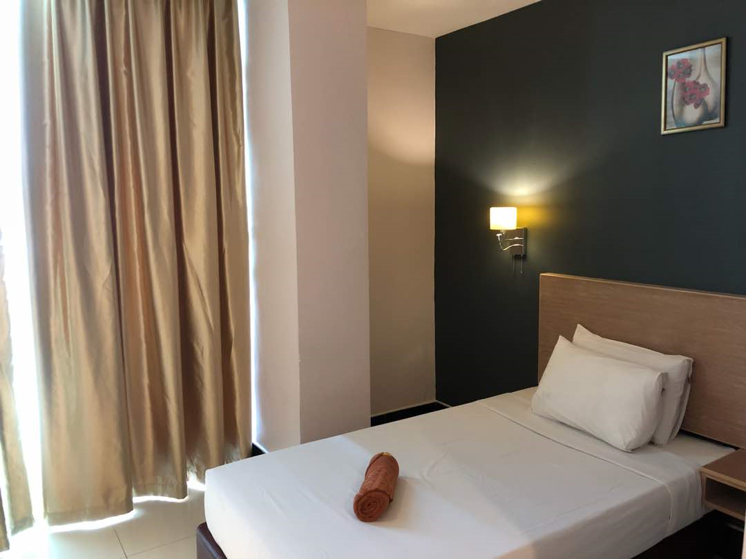 The Room Hotel 10/17