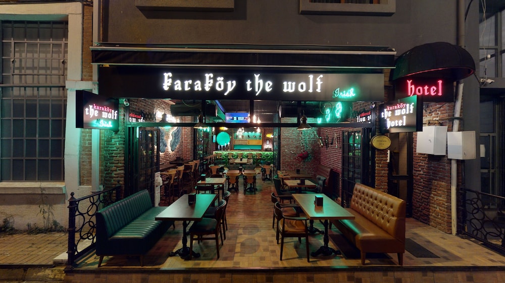 The Wolf Hotel 32/46