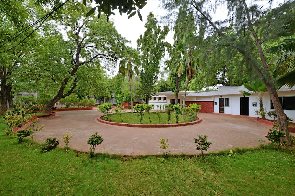 SRM HOTEL 34/41